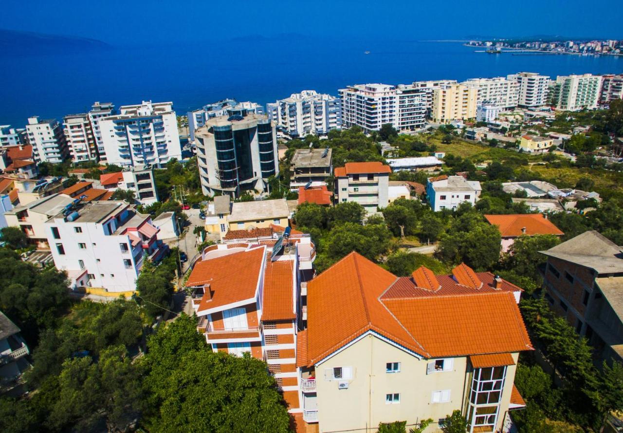 Lux Apartments Vlorë エクステリア 写真