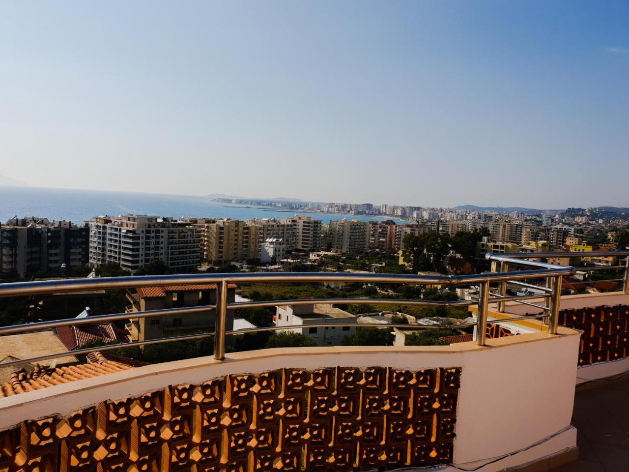 Lux Apartments Vlorë エクステリア 写真