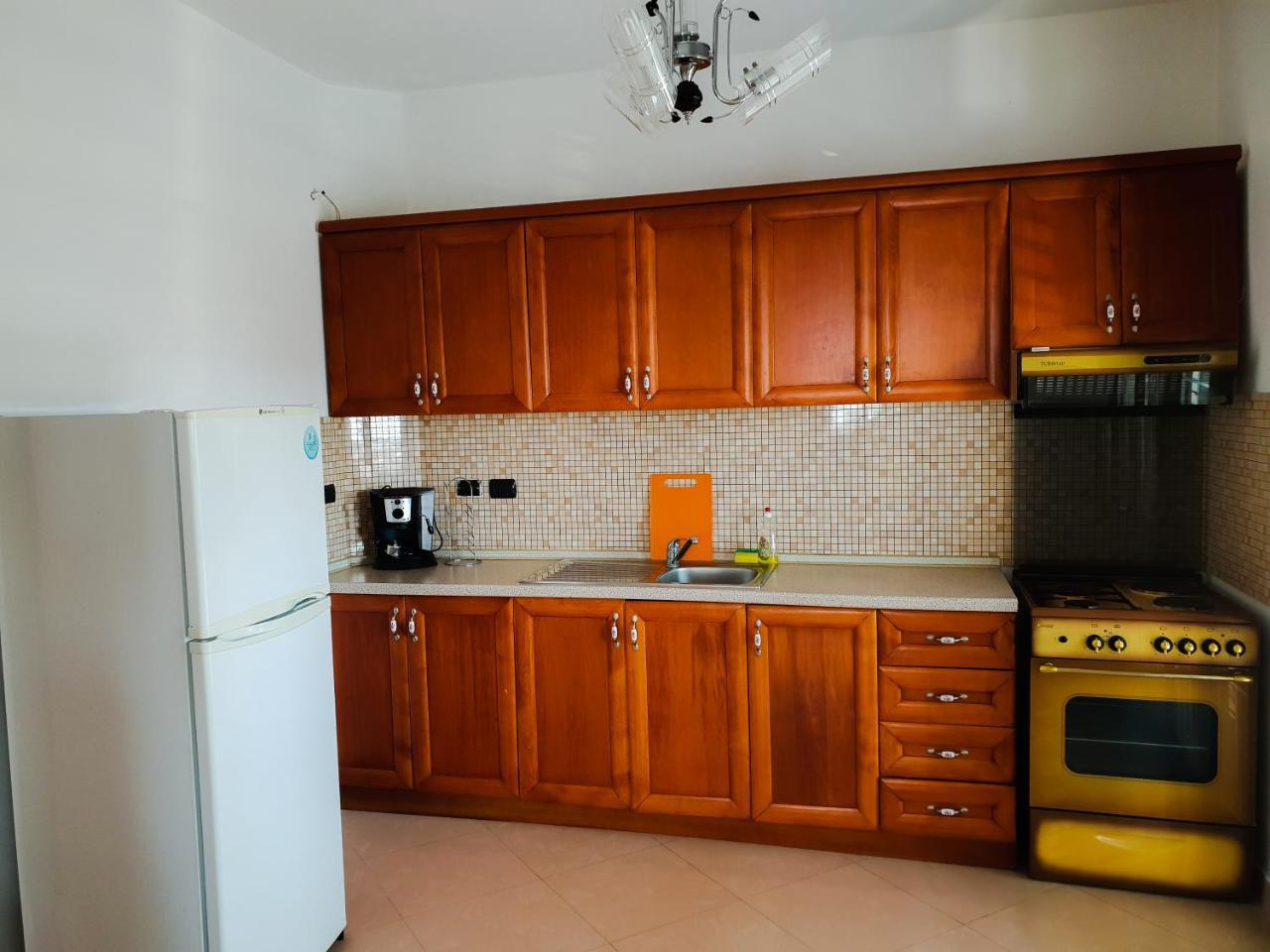 Lux Apartments Vlorë エクステリア 写真