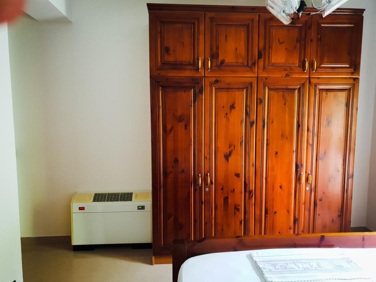 Lux Apartments Vlorë エクステリア 写真