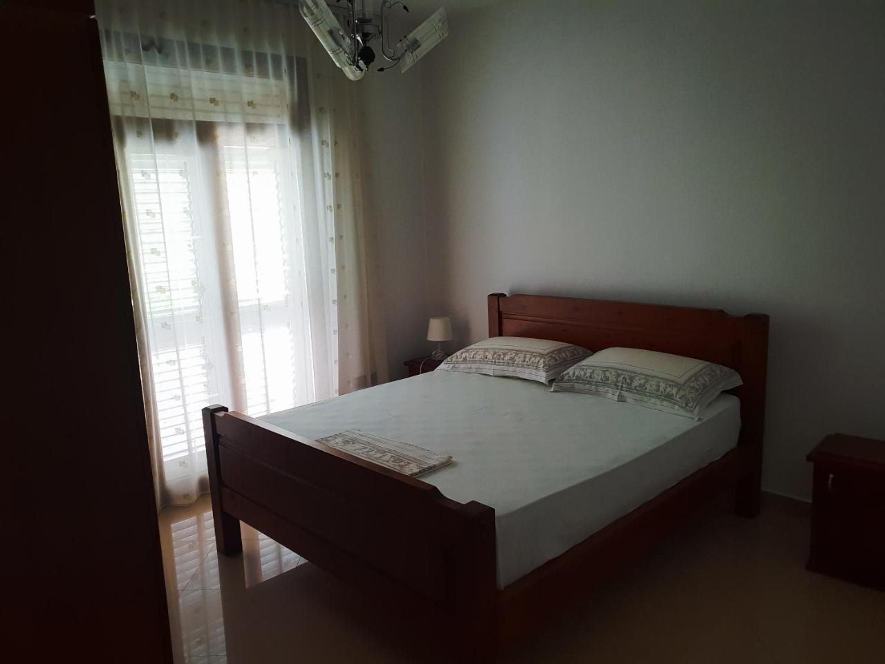 Lux Apartments Vlorë エクステリア 写真