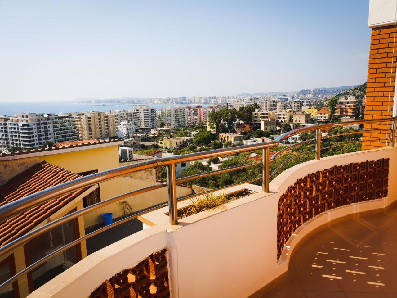 Lux Apartments Vlorë エクステリア 写真