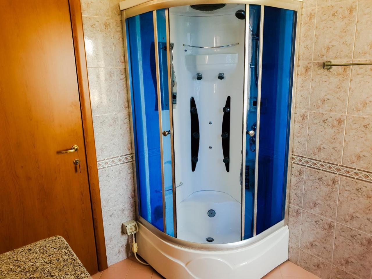Lux Apartments Vlorë エクステリア 写真