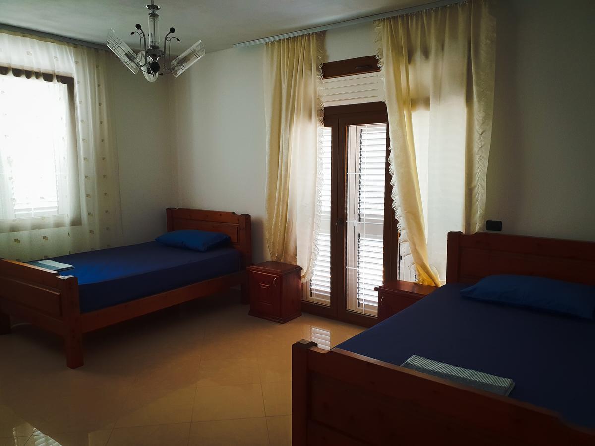 Lux Apartments Vlorë エクステリア 写真