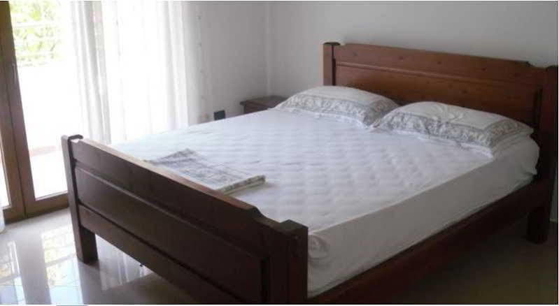 Lux Apartments Vlorë エクステリア 写真