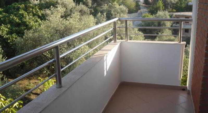 Lux Apartments Vlorë エクステリア 写真